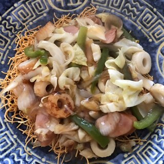 ちくわと春キャベツ、ウインナーの皿うどん